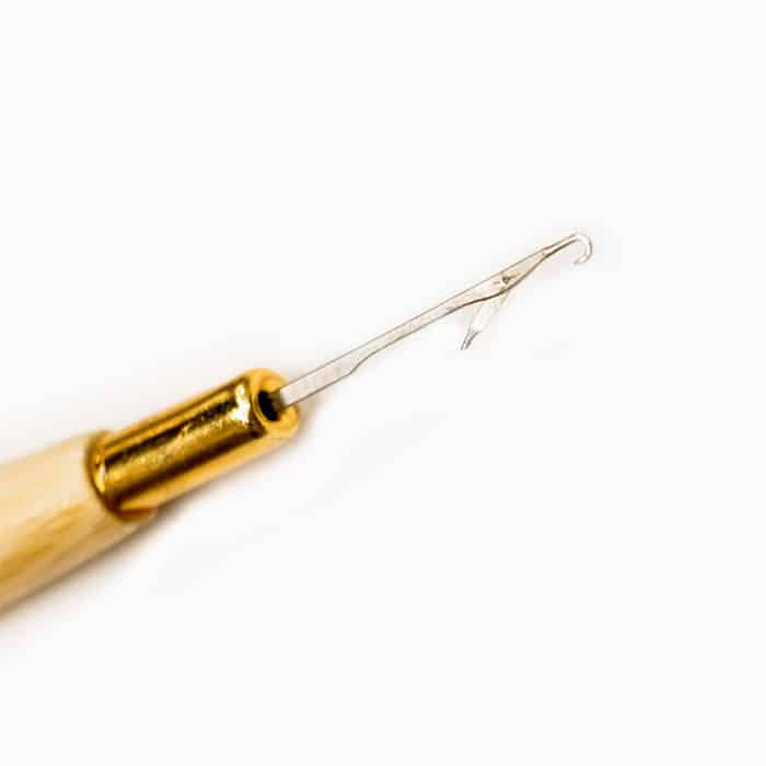 hook-pulling-needle